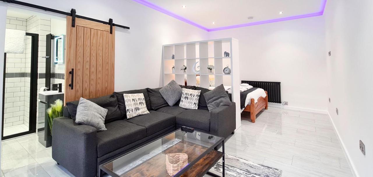 The Studio, Luxury Modern Apartment In The South Hams, Stunning Walks On The Doorstep, A 20 Minute Drive To The Beautiful Sandy Beaches, Quiet Courtyard Setting, Shops, Bars And Restaurants A Short Walk Away! Ivybridge Esterno foto